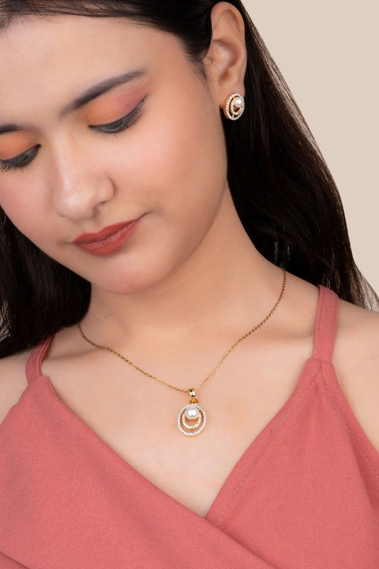 AVANYA GOLDEN TIDE PEARL PENDANT SET (CHAIN NOT INCLUDED)