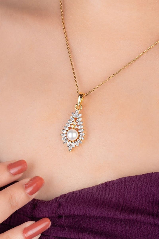 PARI GOLD & LUSTROUS PEARL AD PENDANT SET (CHAIN NOT INCLUDED)