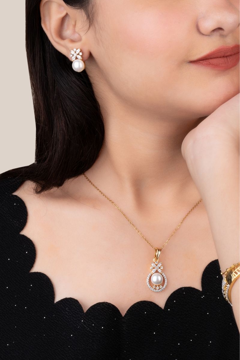 RIA CRYSTAL PEARL CHARM PENDANT SET - CUBIC ZIRCONIA & AMERICAN DIAMOND (CHAIN NOT INCLUDED)