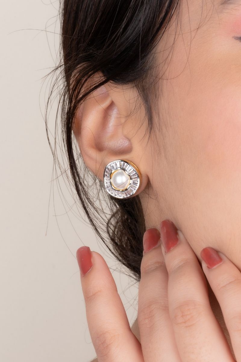MIRAYA CZ PEARL GLOW PENDANT SET (CHAIN NOT INCLUDED)